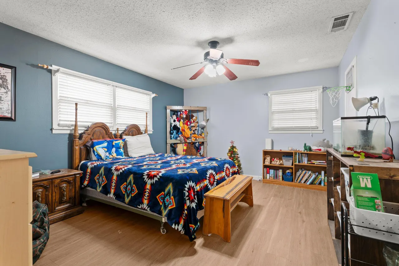 Photo 16 — 407 Pine Street, Levelland, TX 79336