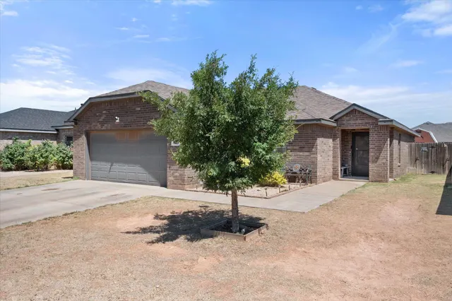 Photo 2 — 1424 Kingston Street, Wolfforth, TX 79382
