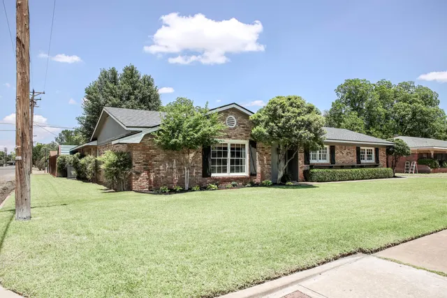 Photo 2 — 3828 53rd Street, Lubbock, TX 79413