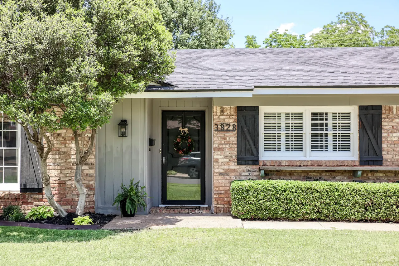 Photo 3 — 3828 53rd Street, Lubbock, TX 79413