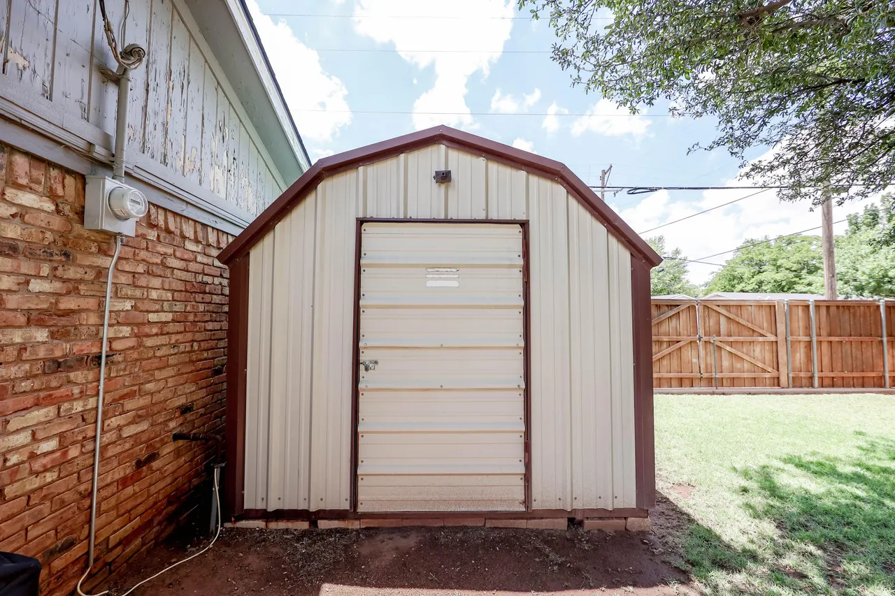 Photo 12 — 3828 53rd Street, Lubbock, TX 79413