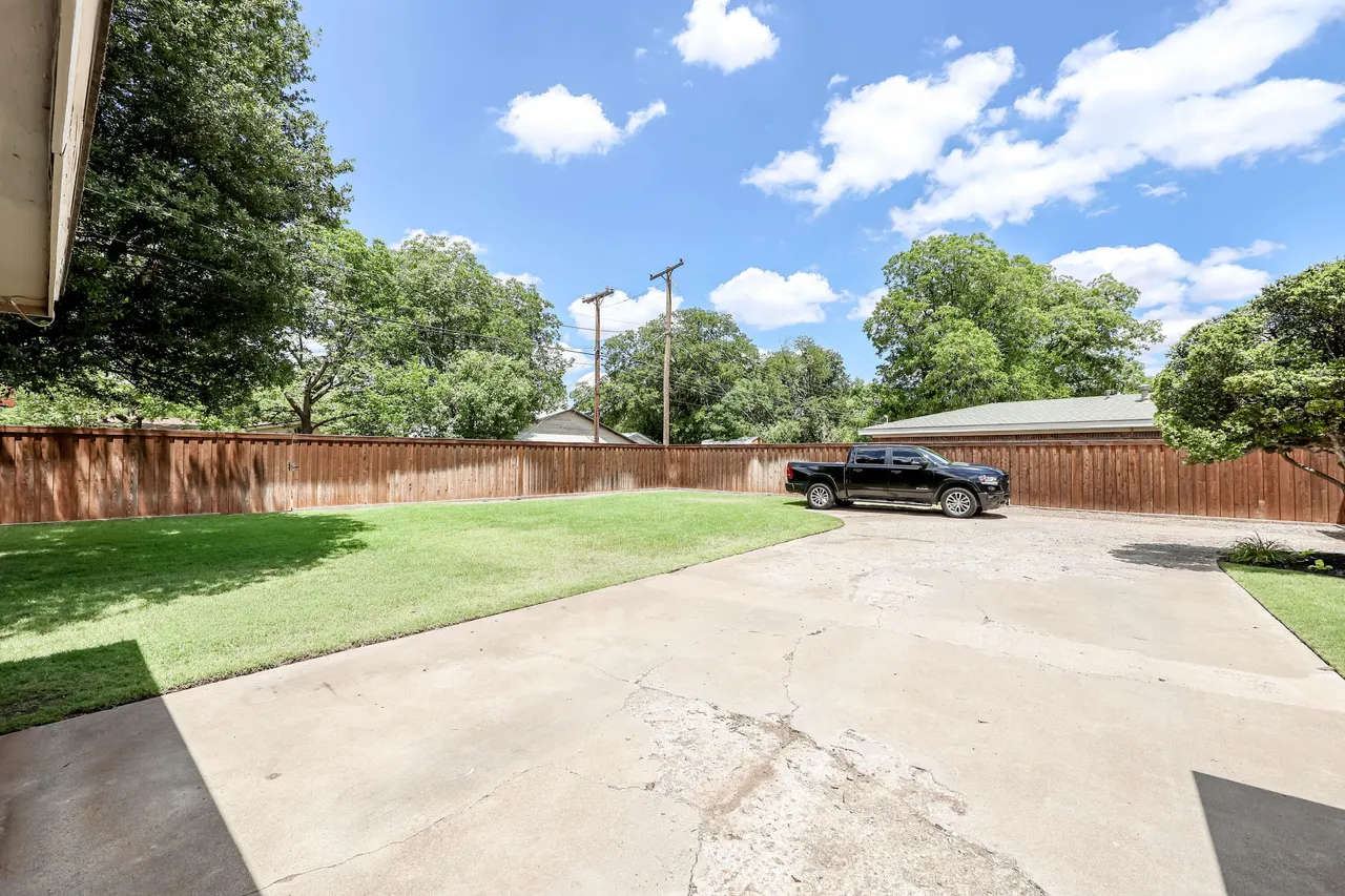 Photo 14 — 3828 53rd Street, Lubbock, TX 79413