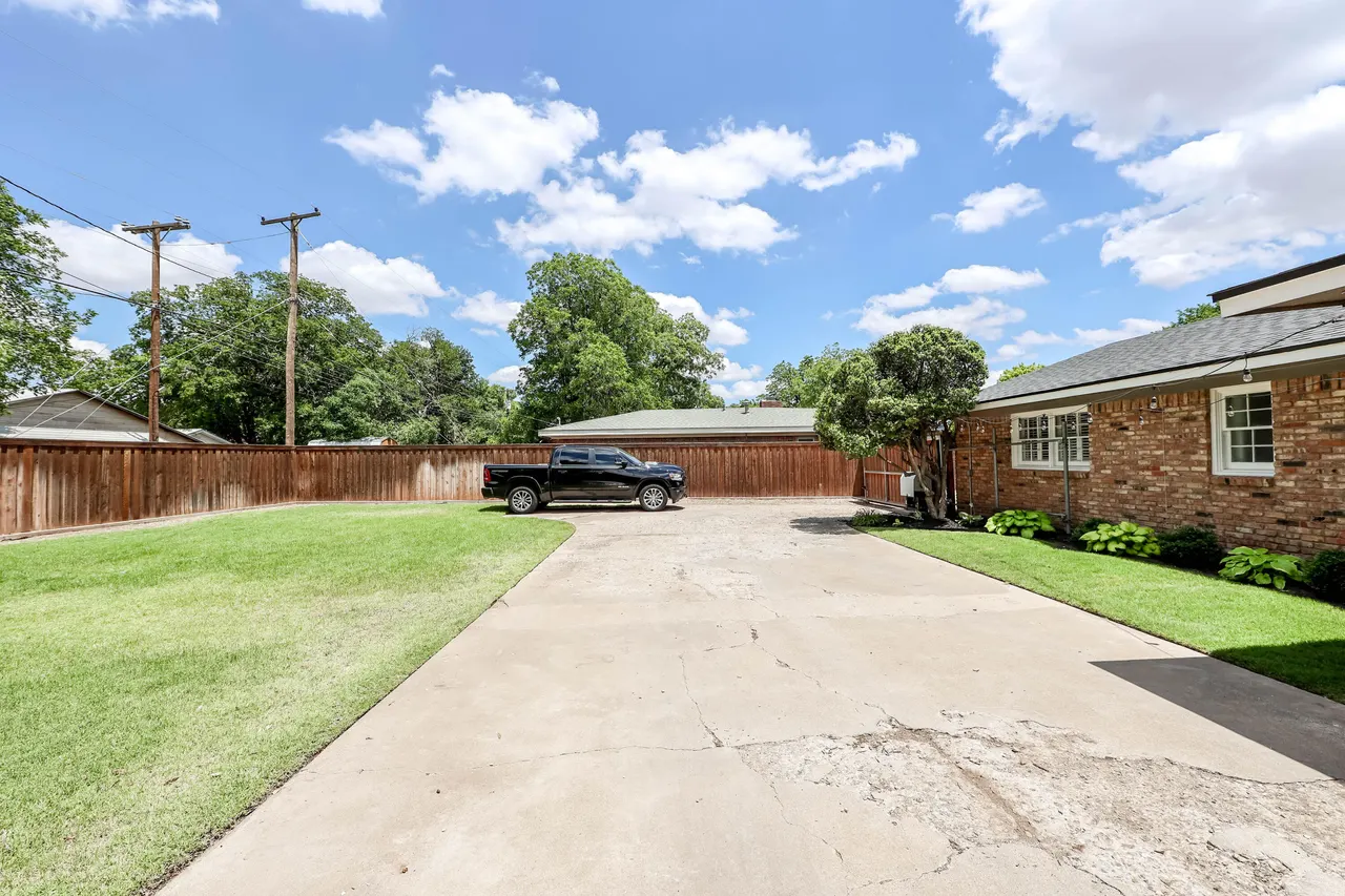 Photo 15 — 3828 53rd Street, Lubbock, TX 79413