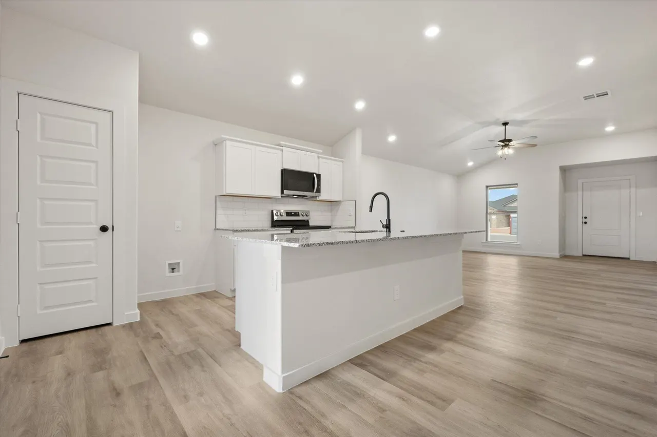 Photo 11 — 6314 Venita Avenue, Lubbock, TX 79407