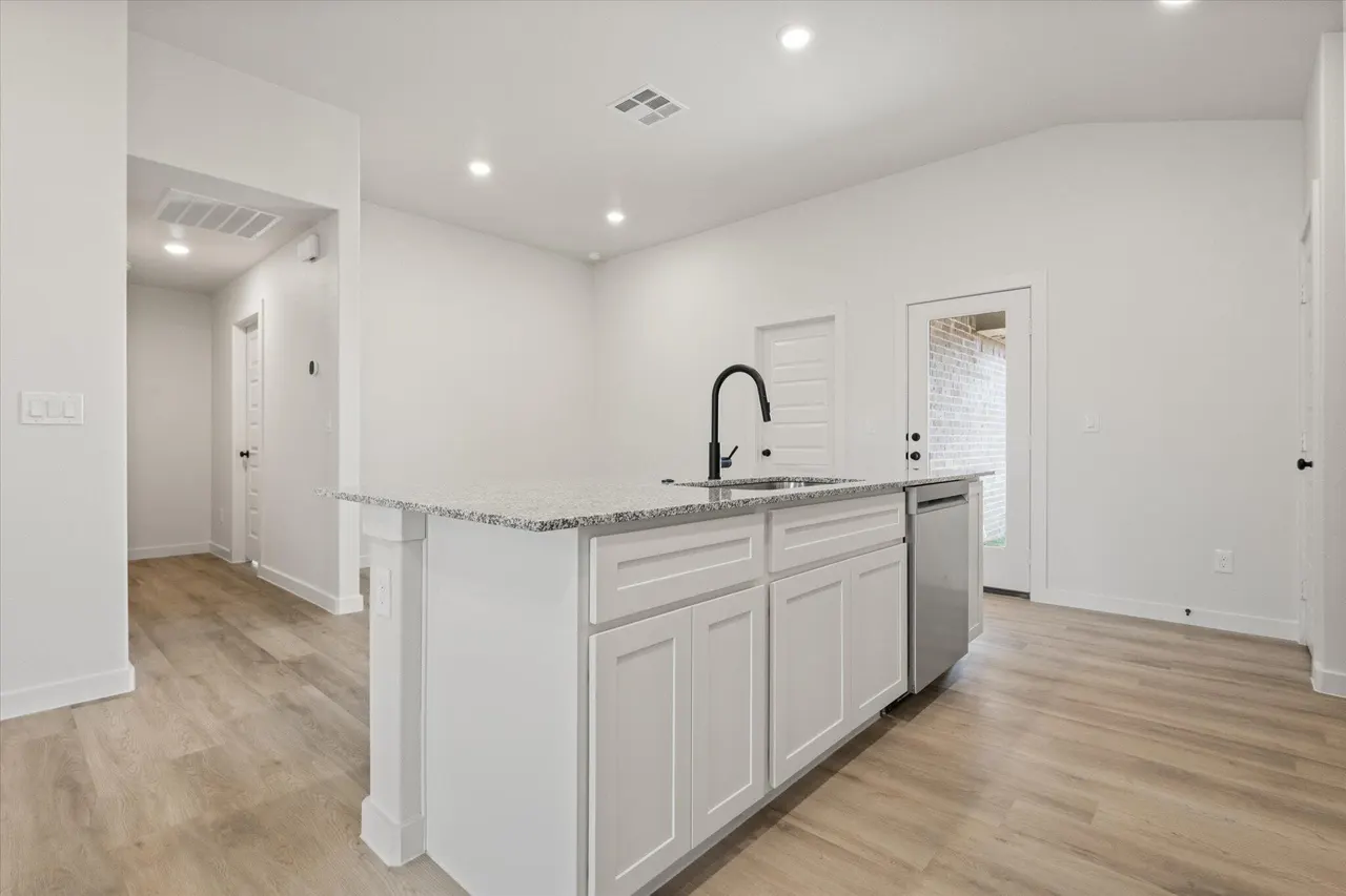 Photo 12 — 6314 Venita Avenue, Lubbock, TX 79407