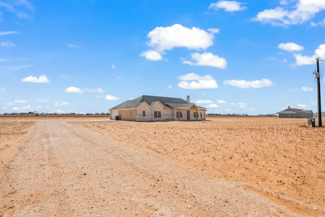 Photo 2 — 5513 County Road 6100, Lubbock, TX 79415