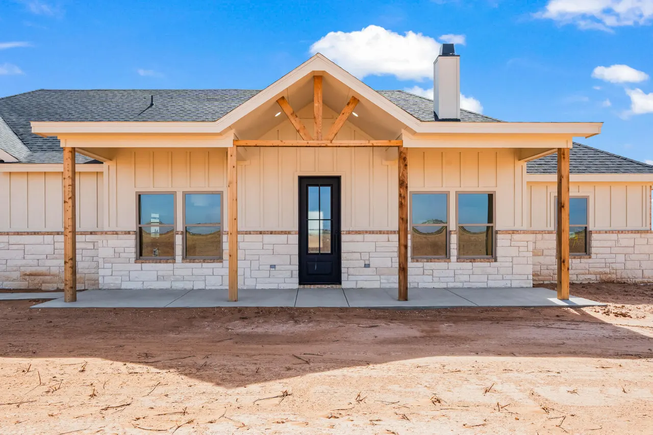 Photo 3 — 5513 County Road 6100, Lubbock, TX 79415