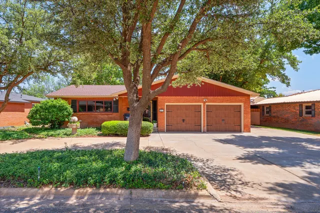 Photo 2 — 607 N 18th Street, Lamesa, TX 79331