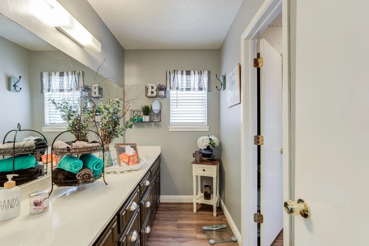 Photo 12 — 9008 Louisville Avenue, Lubbock, TX 79423