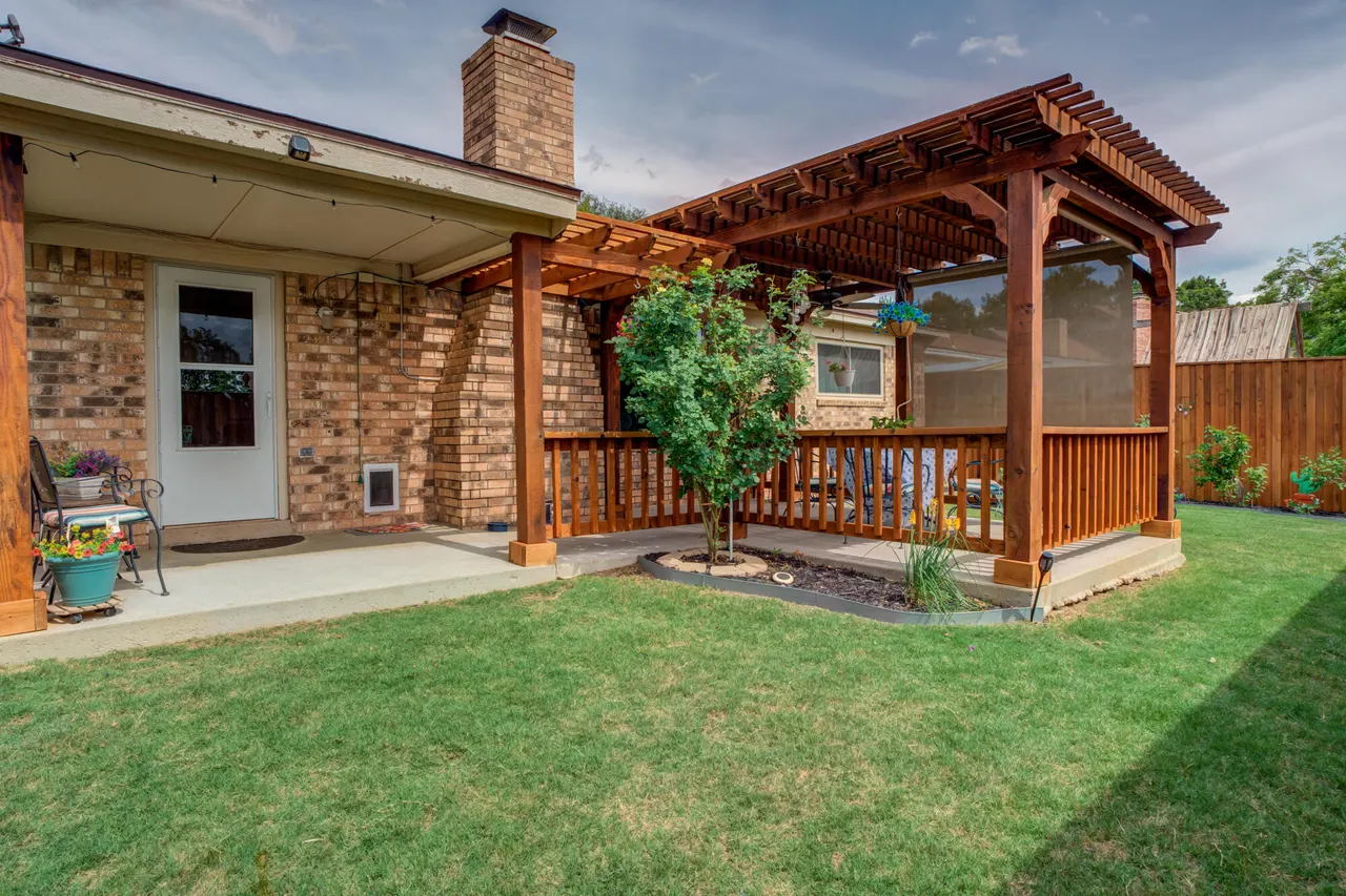 Photo 5 — 9008 Louisville Avenue, Lubbock, TX 79423