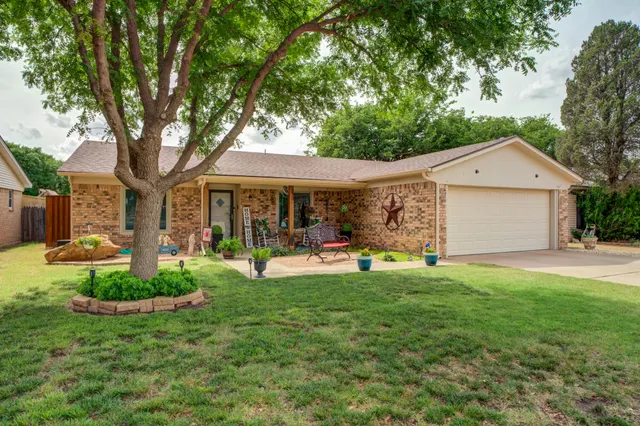 Photo 7 — 9008 Louisville Avenue, Lubbock, TX 79423