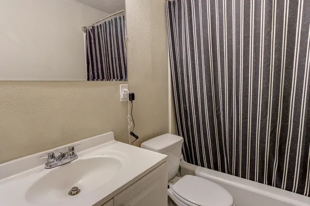 Photo 4 — 2706 37th Street, Lubbock, TX 79413