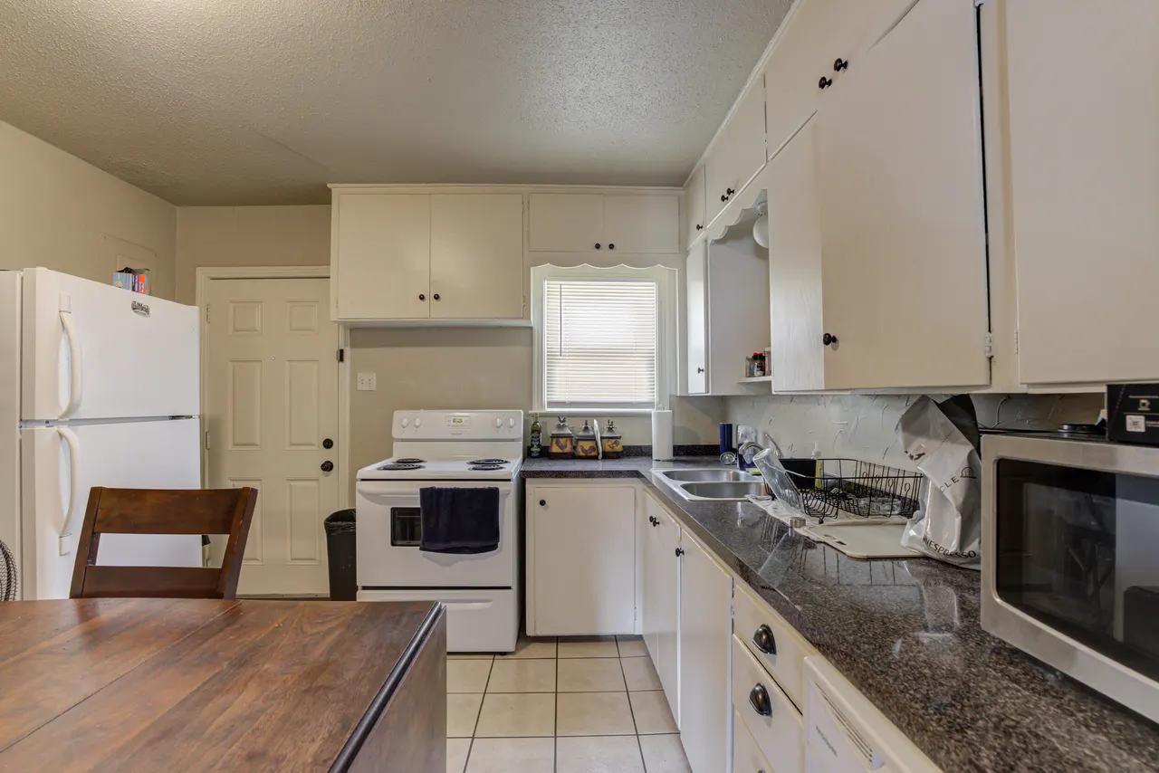 Photo 10 — 2706 37th Street, Lubbock, TX 79413