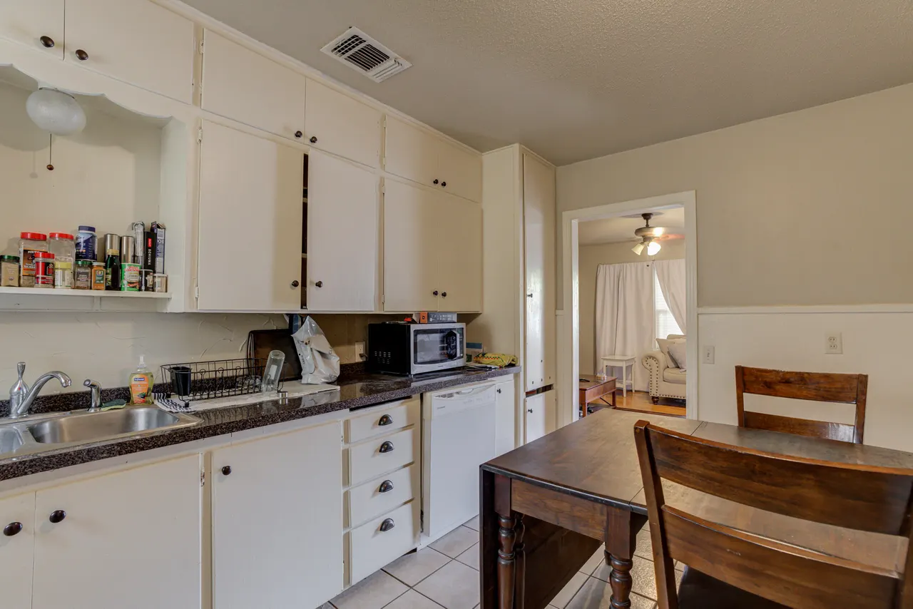 Photo 12 — 2706 37th Street, Lubbock, TX 79413