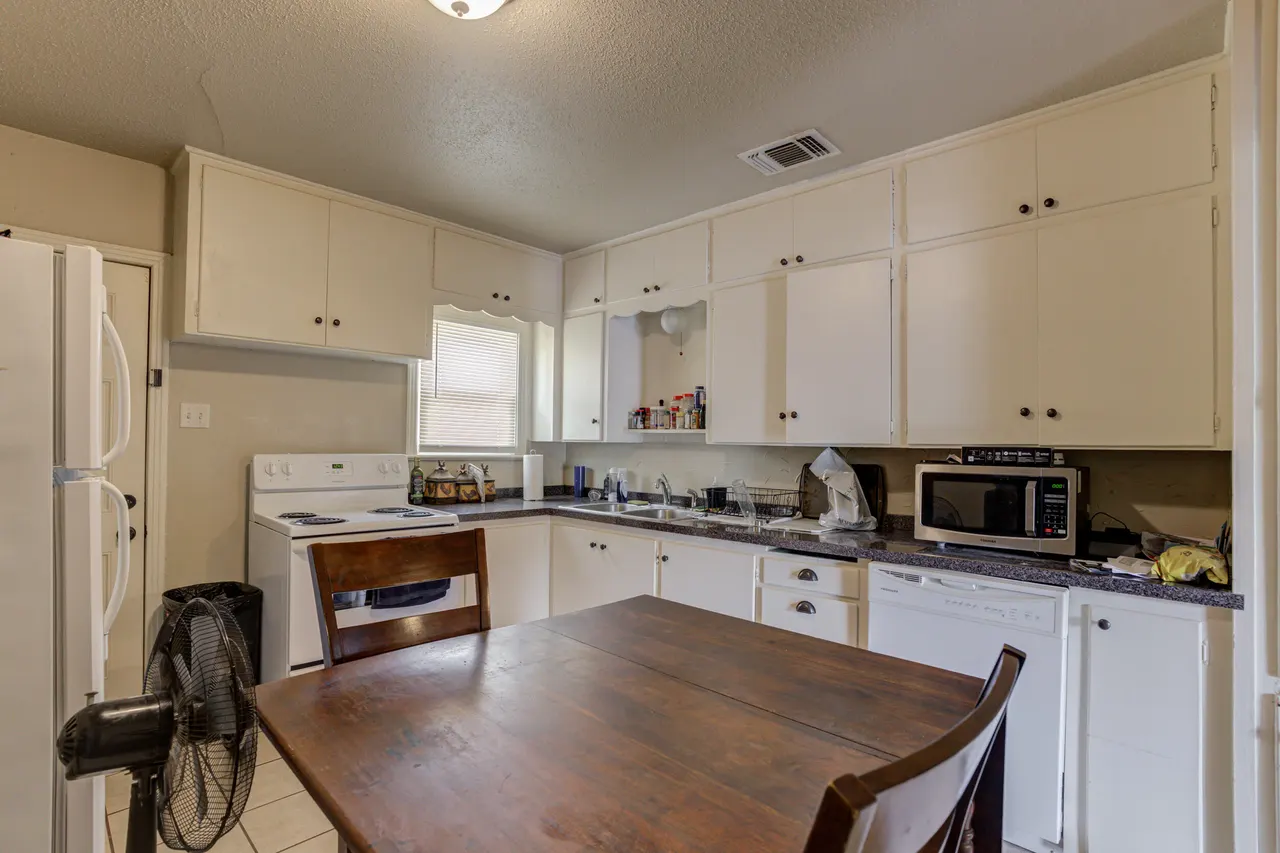 Photo 13 — 2706 37th Street, Lubbock, TX 79413