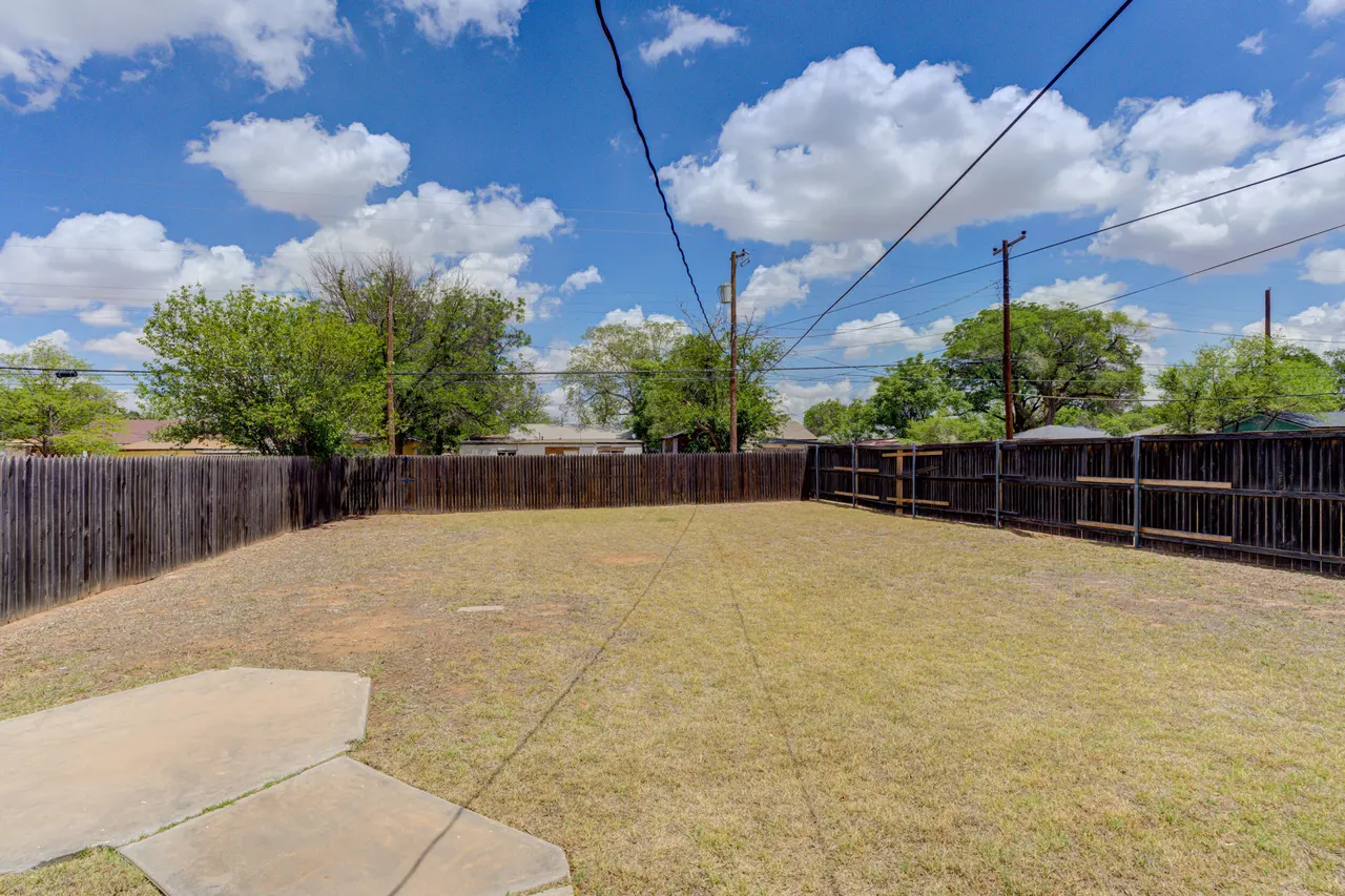 Photo 18 — 2706 37th Street, Lubbock, TX 79413