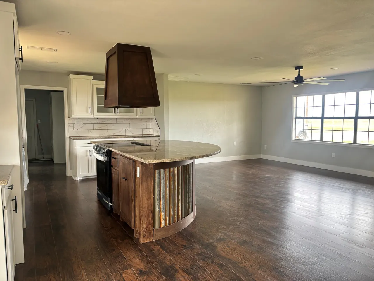 Photo 4 — 2407 Alcove Avenue, Lubbock, TX 79407