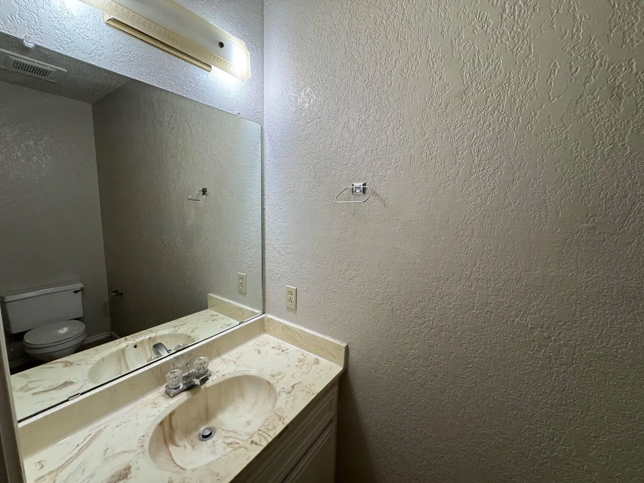 Photo 5 — 6110 36th Street 7, Lubbock, TX 79407