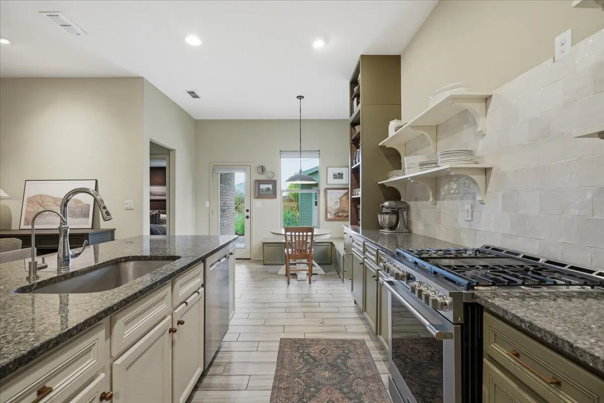 Photo 10 — 14212 Avenue V, Lubbock, TX 79423