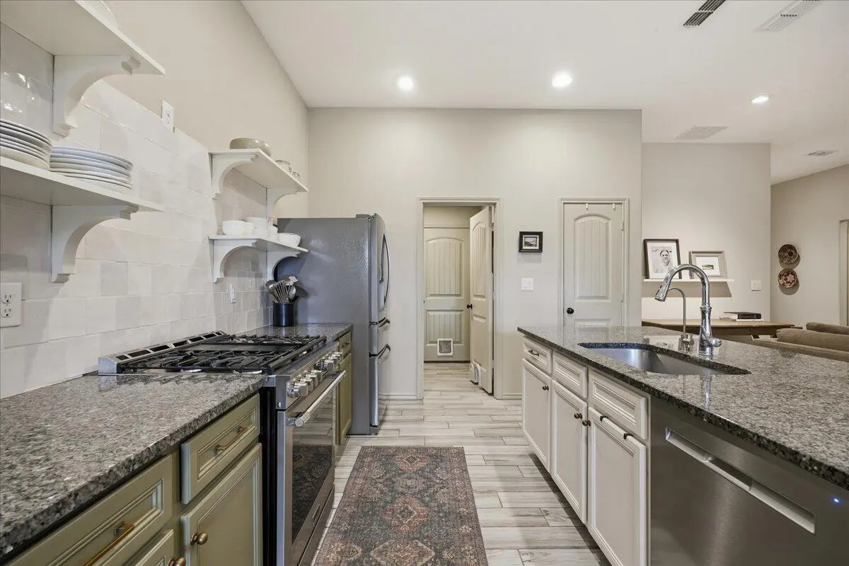 Photo 12 — 14212 Avenue V, Lubbock, TX 79423