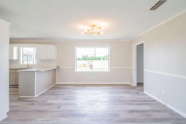 Photo 6 — 302 N 21st Place, Lamesa, TX 79331