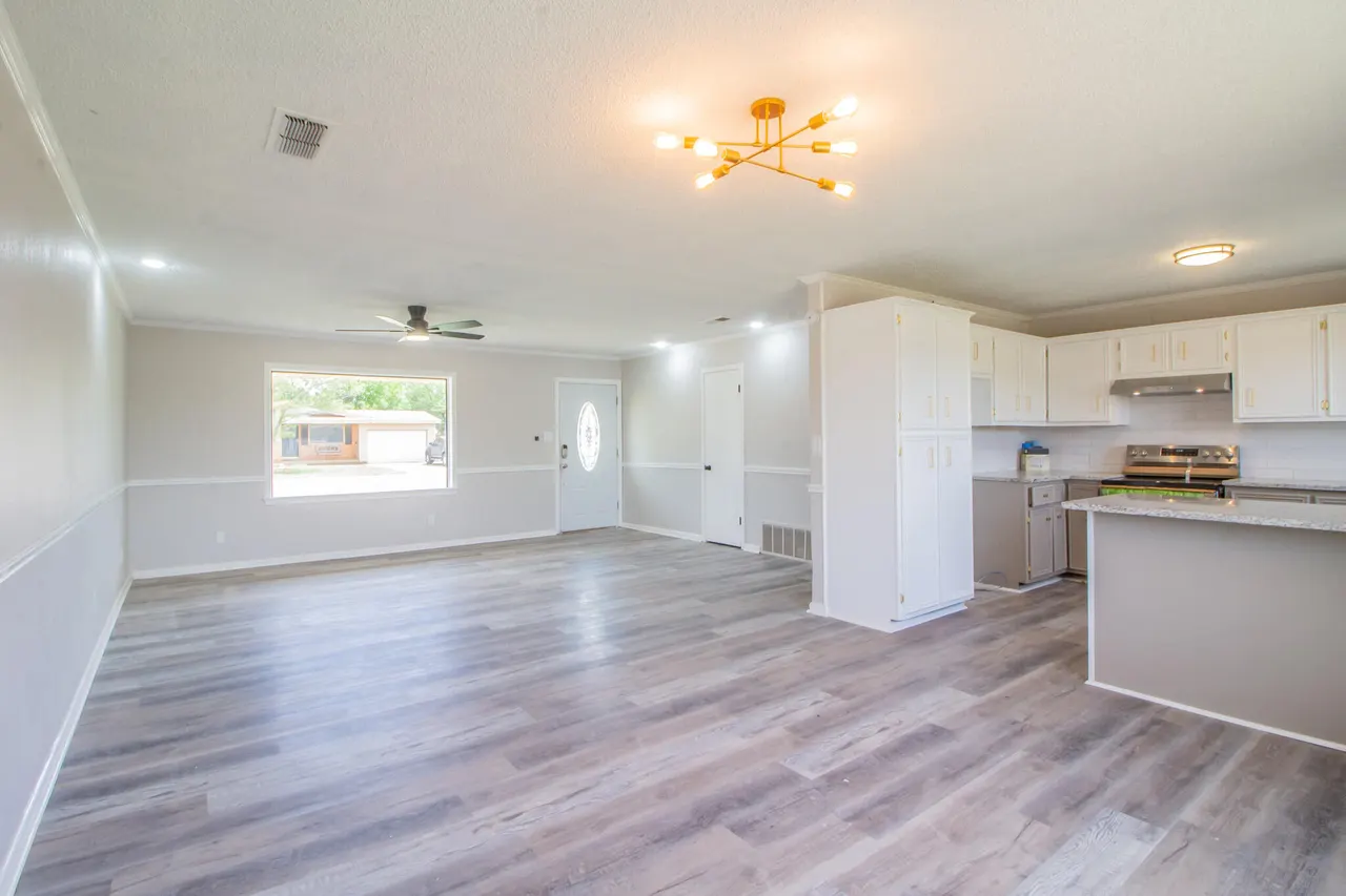 Photo 8 — 302 N 21st Place, Lamesa, TX 79331