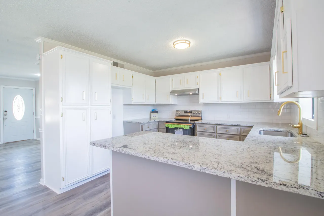 Photo 9 — 302 N 21st Place, Lamesa, TX 79331
