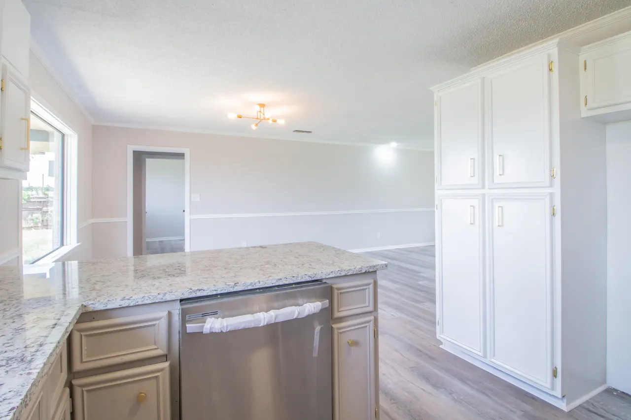 Photo 12 — 302 N 21st Place, Lamesa, TX 79331