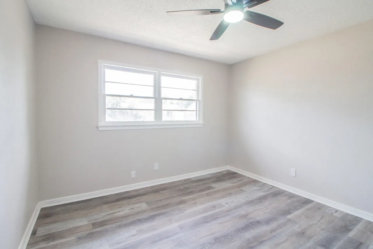 Photo 20 — 302 N 21st Place, Lamesa, TX 79331