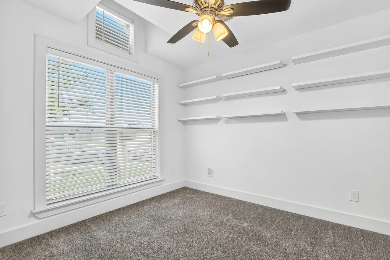 Photo 12 — 8911 Winfield Avenue, Lubbock, TX 79424