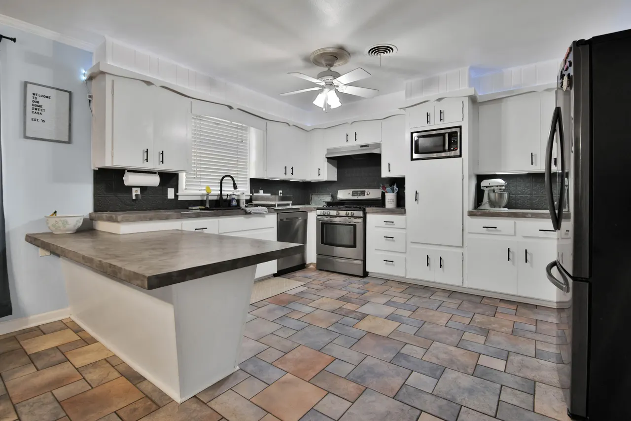 Photo 16 — 2015 53rd Street, Lubbock, TX 79412