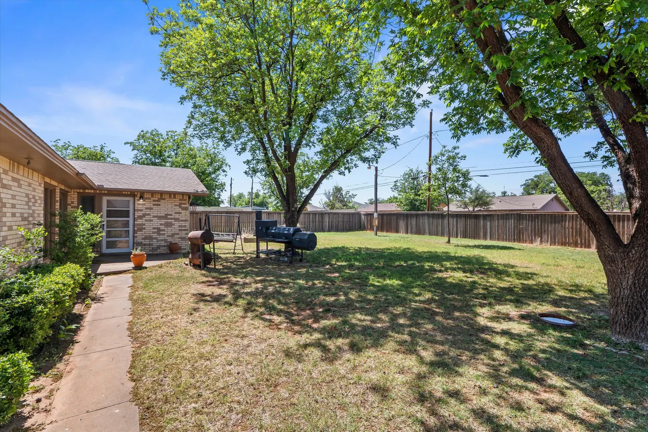 Photo 16 — 2220 S 2nd Place, Lamesa, TX 79331
