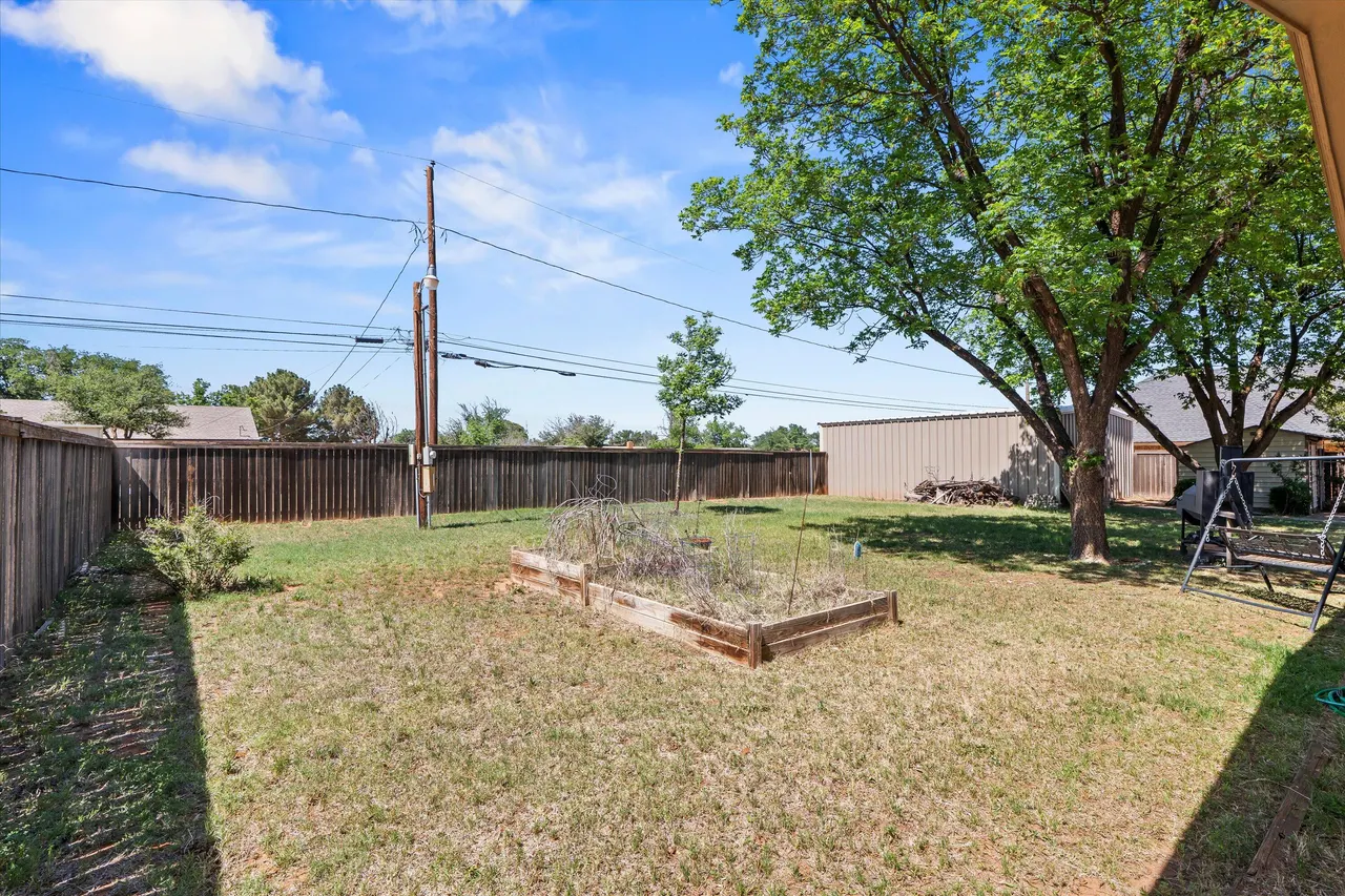 Photo 18 — 2220 S 2nd Place, Lamesa, TX 79331