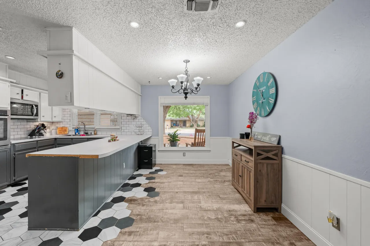 Photo 8 — 8012 Raleigh Avenue, Lubbock, TX 79424