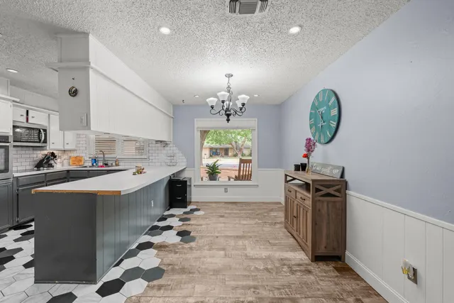 Photo 8 — 8012 Raleigh Avenue, Lubbock, TX 79424