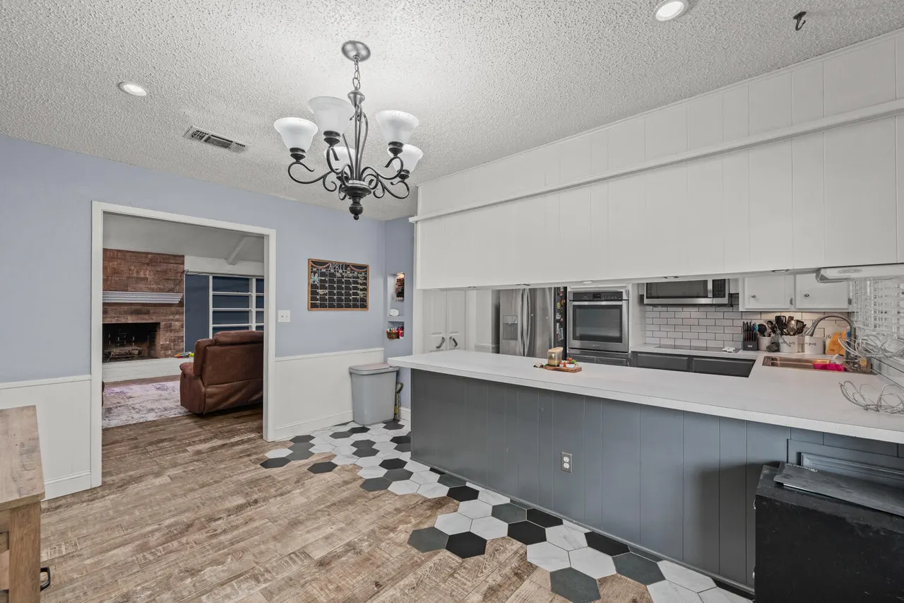 Photo 13 — 8012 Raleigh Avenue, Lubbock, TX 79424