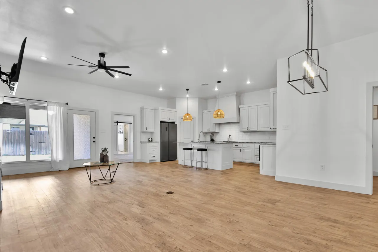 Photo 6 — 1108 N Granby Avenue, Lubbock, TX 79416