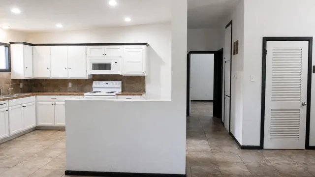 Photo 7 — 4403 44th Street, Lubbock, TX 79414