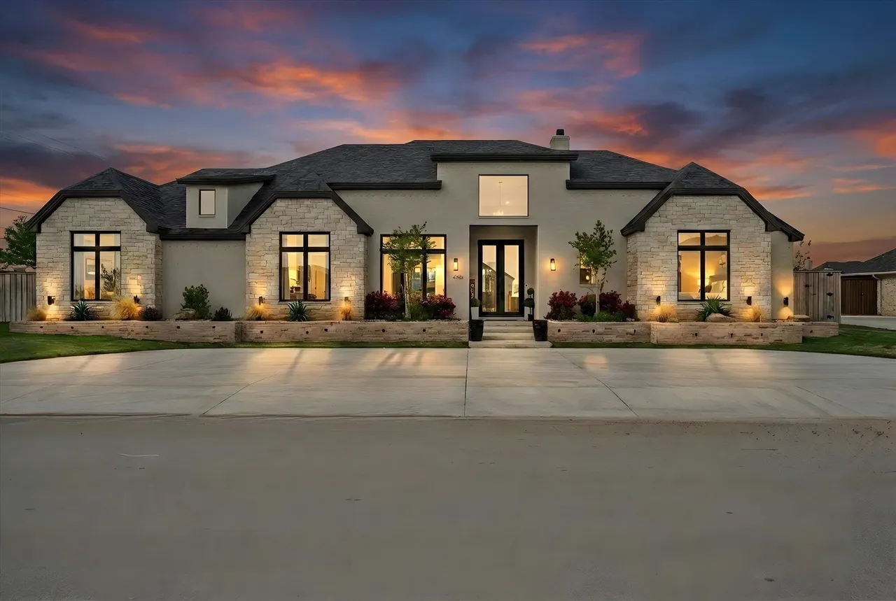 Photo 2 — 4306 140th  Street, Lubbock, TX 79423