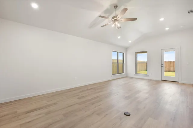 Photo 4 — 7113 14th Street, Lubbock, TX 79416