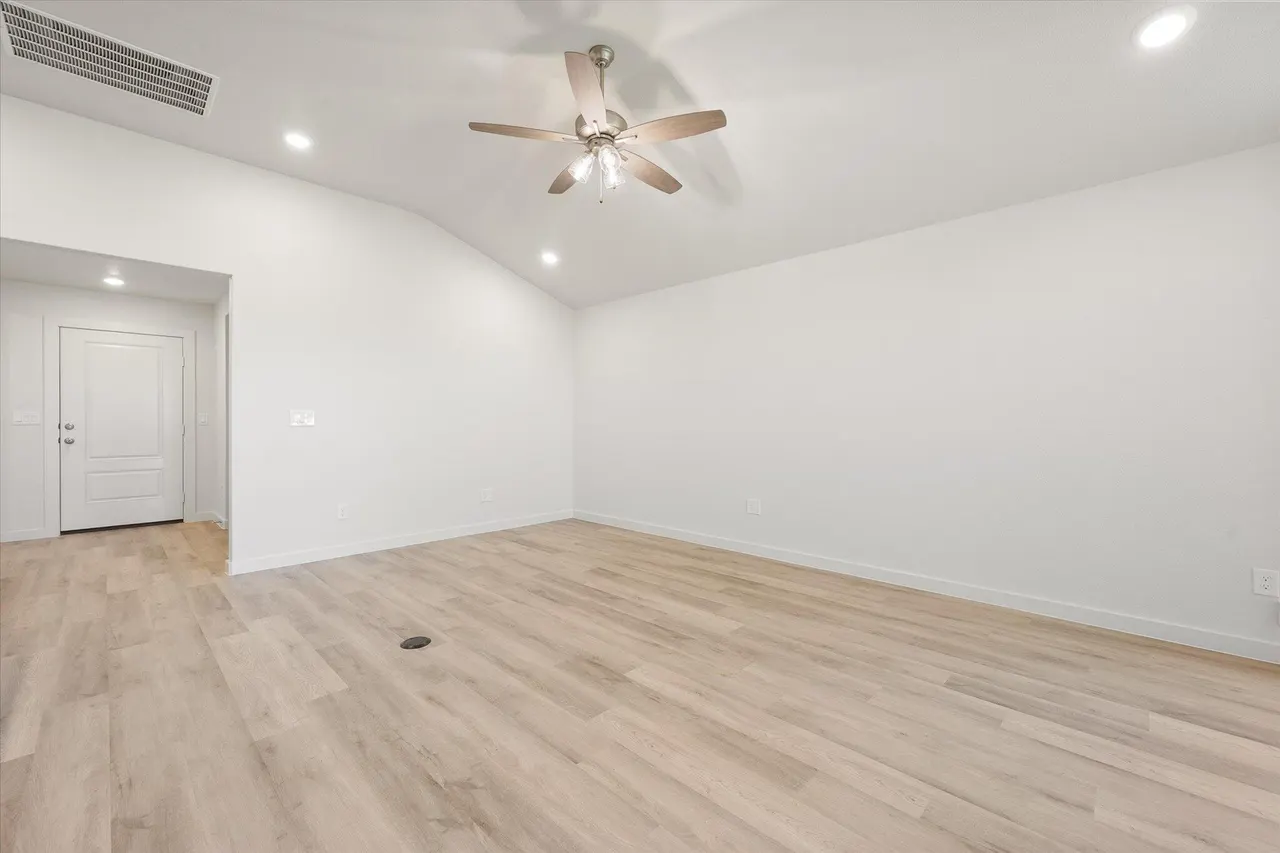 Photo 7 — 7113 14th Street, Lubbock, TX 79416