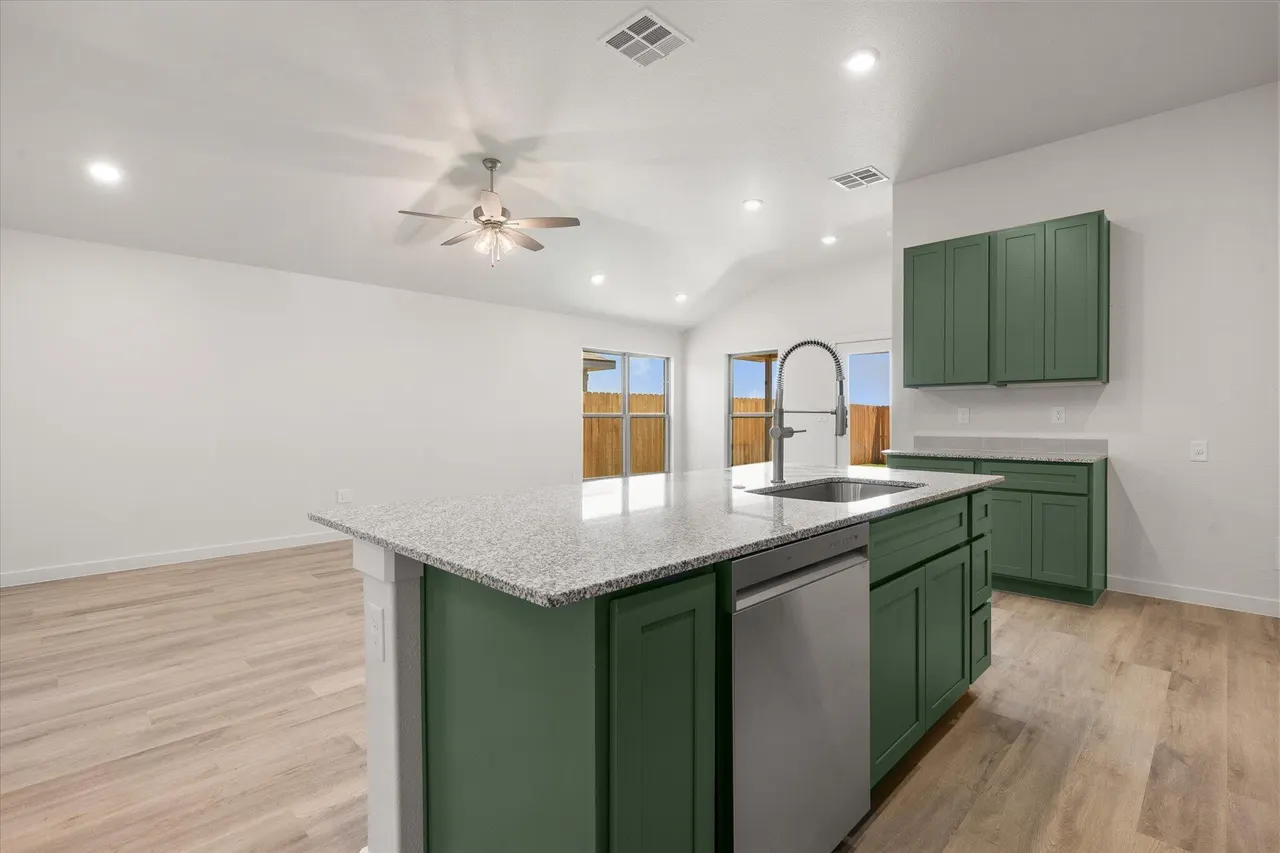 Photo 13 — 7113 14th Street, Lubbock, TX 79416