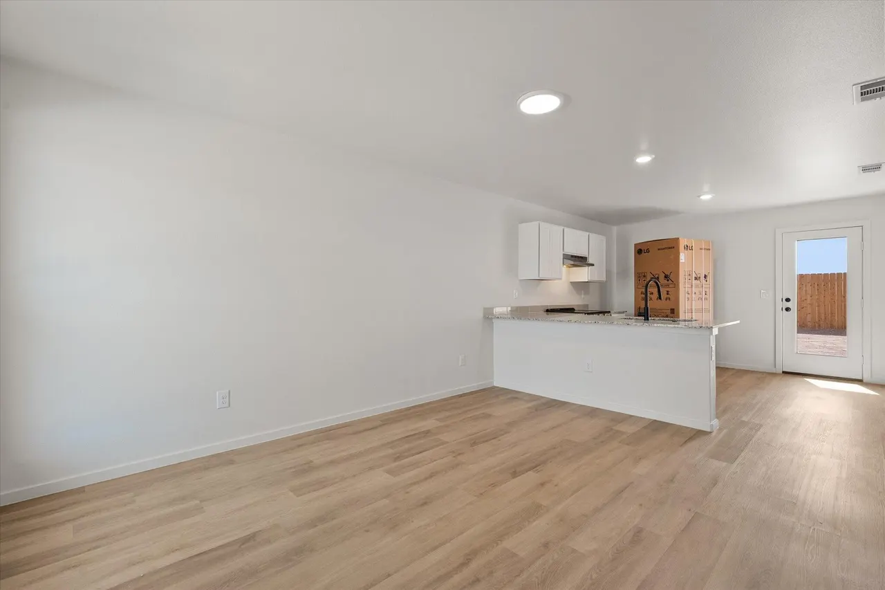 Photo 4 — 8321 25th Street, Lubbock, TX 79407
