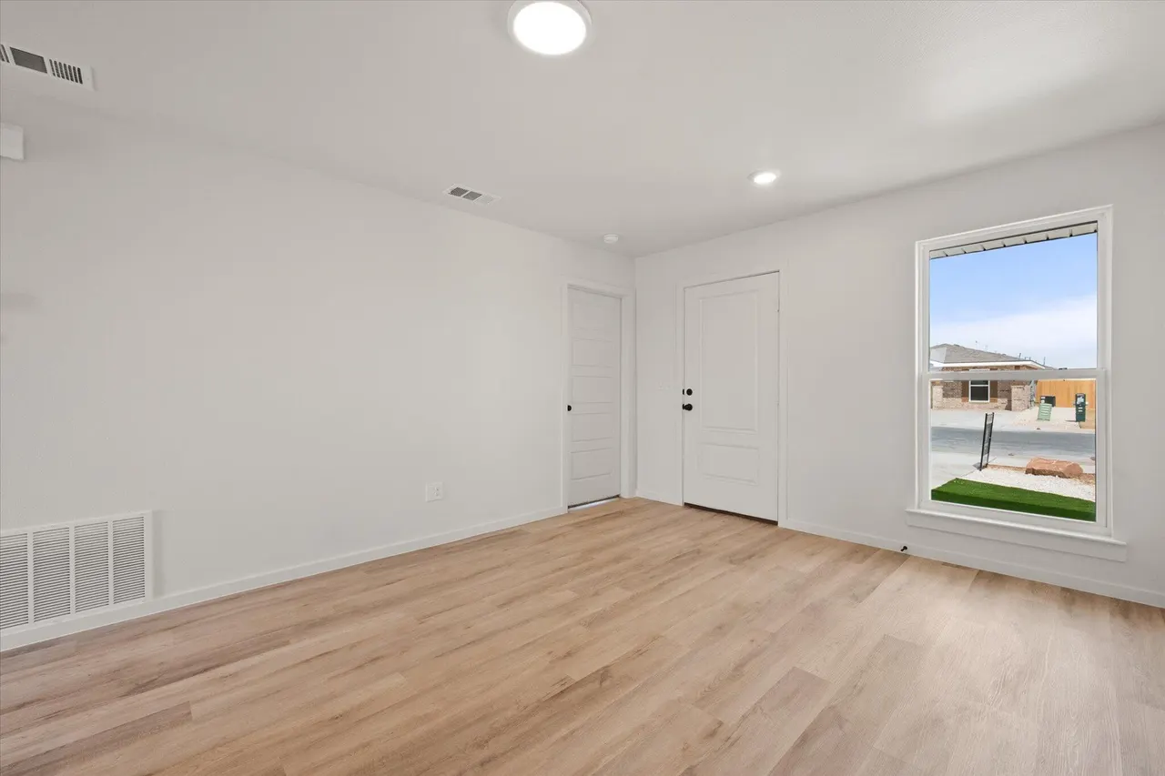 Photo 6 — 8321 25th Street, Lubbock, TX 79407