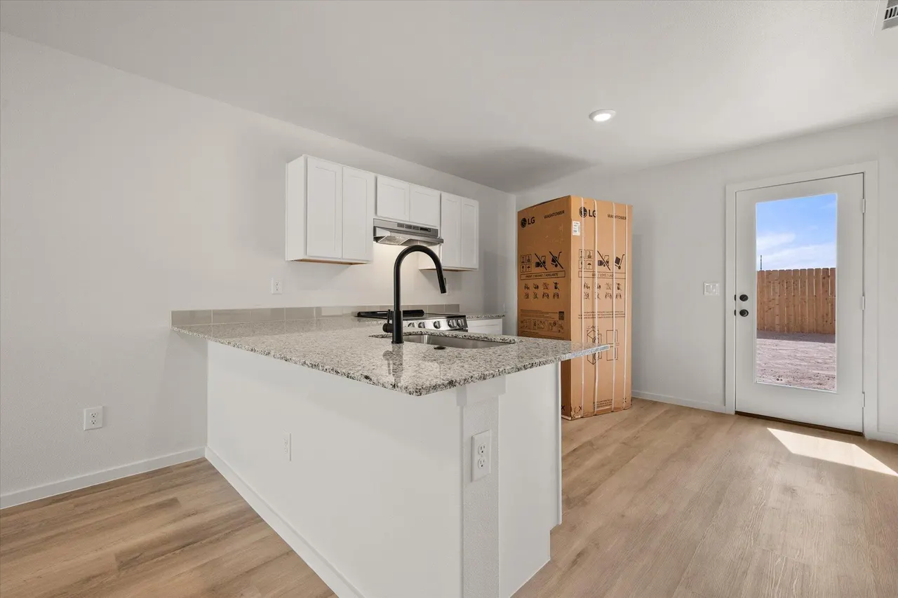 Photo 12 — 8321 25th Street, Lubbock, TX 79407