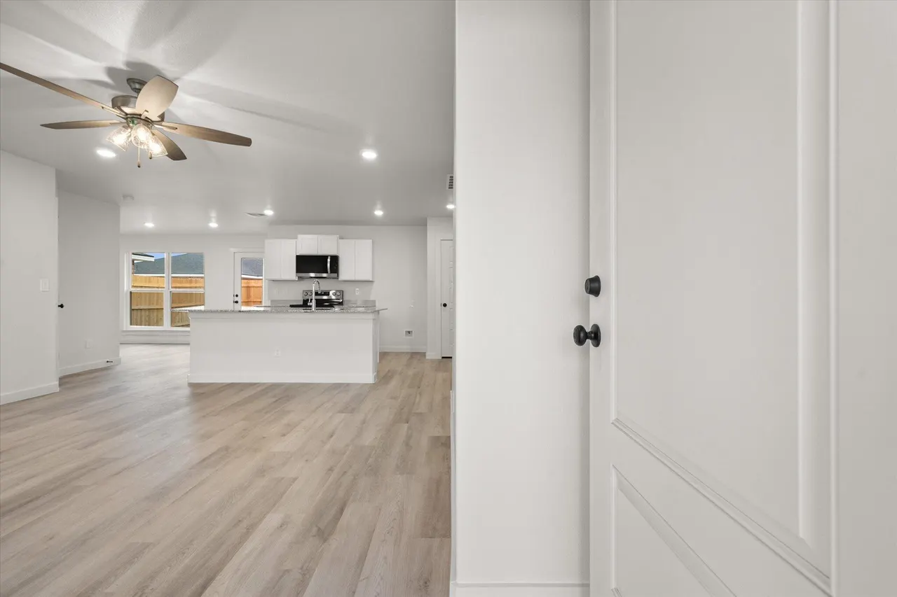 Photo 3 — 8326 25th Street, Lubbock, TX 79407