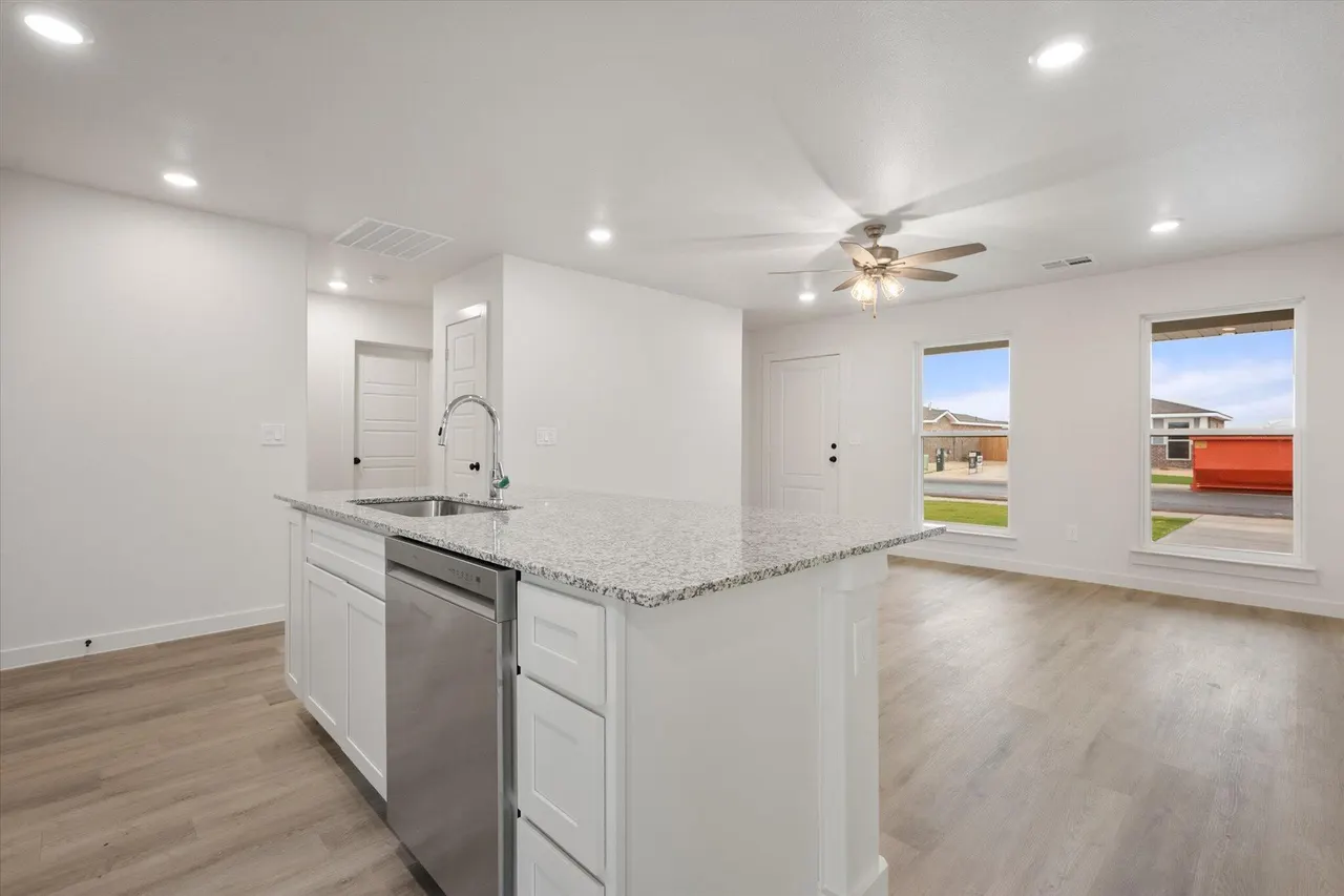 Photo 14 — 8326 25th Street, Lubbock, TX 79407