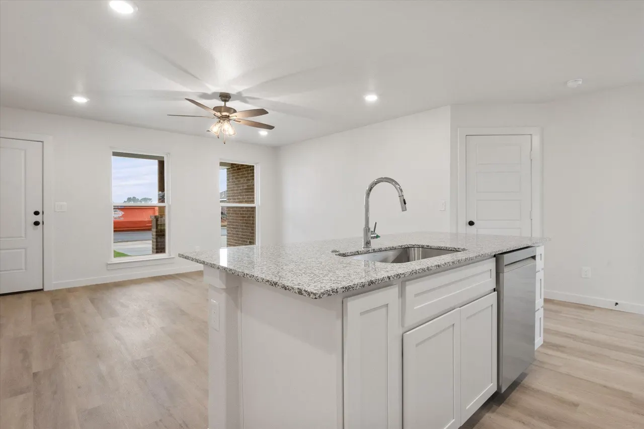 Photo 15 — 8326 25th Street, Lubbock, TX 79407