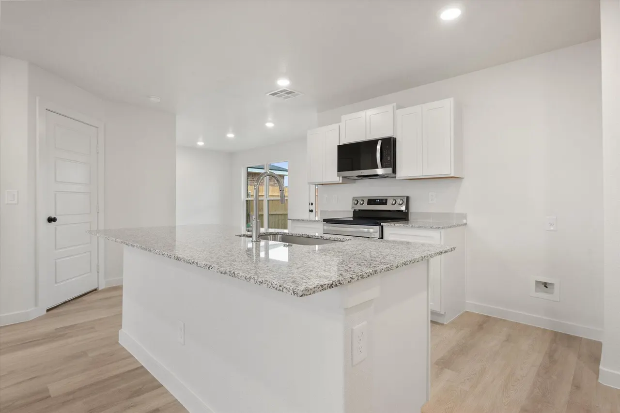 Photo 12 — 8326 25th Street, Lubbock, TX 79407