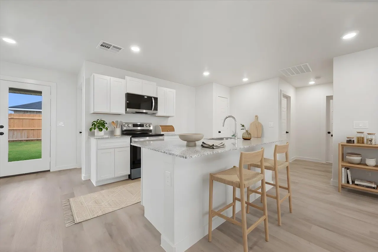 Photo 10 — 8326 25th Street, Lubbock, TX 79407